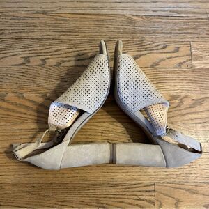 Women Steve Madden Reda Taupe Sandal Side Cutout Ankle Strap Tan 7.5